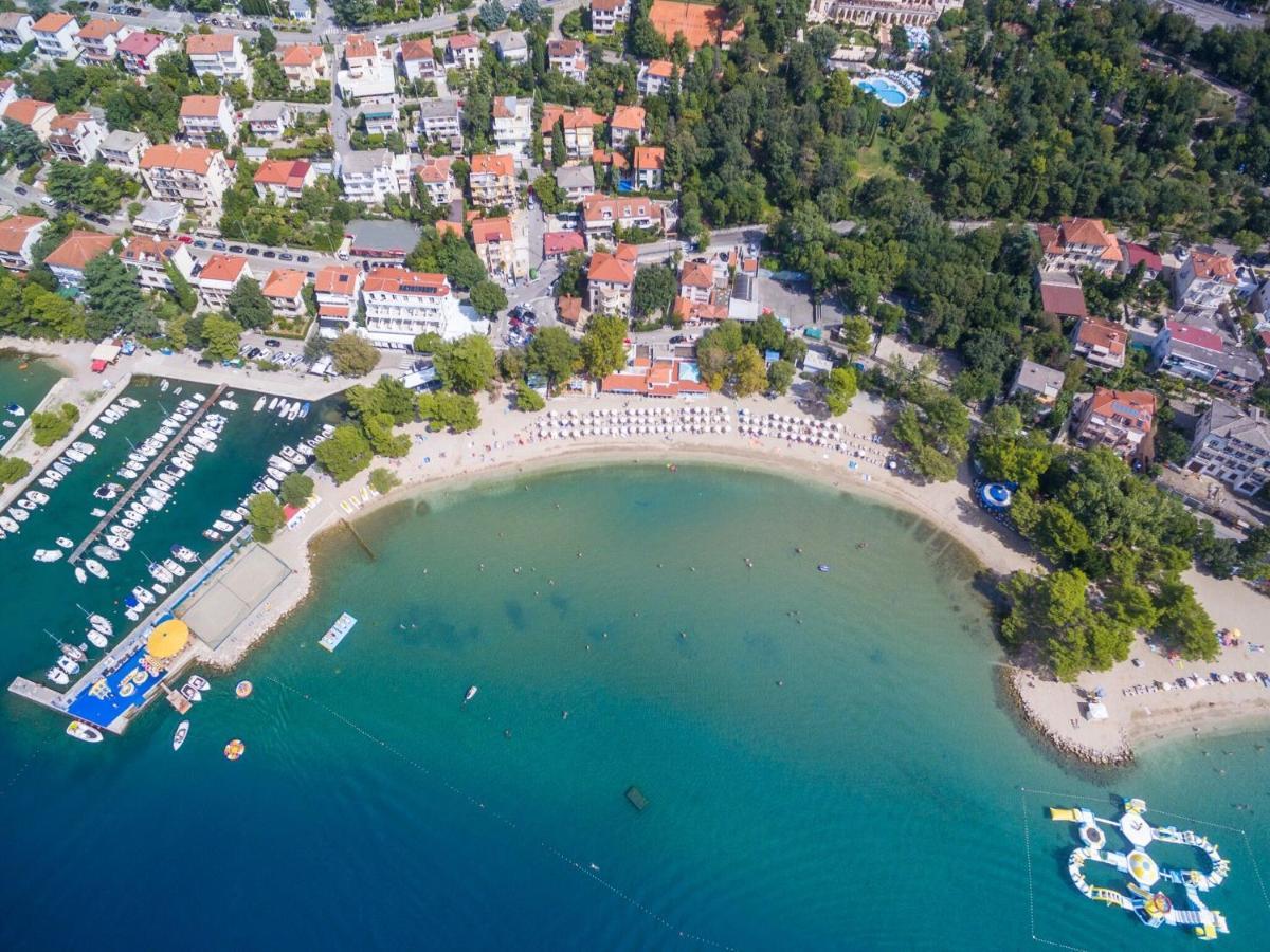 Apartments Artan Crikvenica Eksteriør bilde